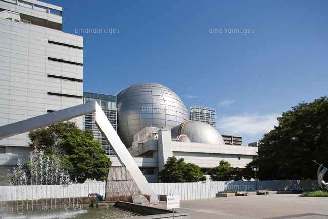 名古屋市科学館の新旧二つのプラネタリウム ドーム