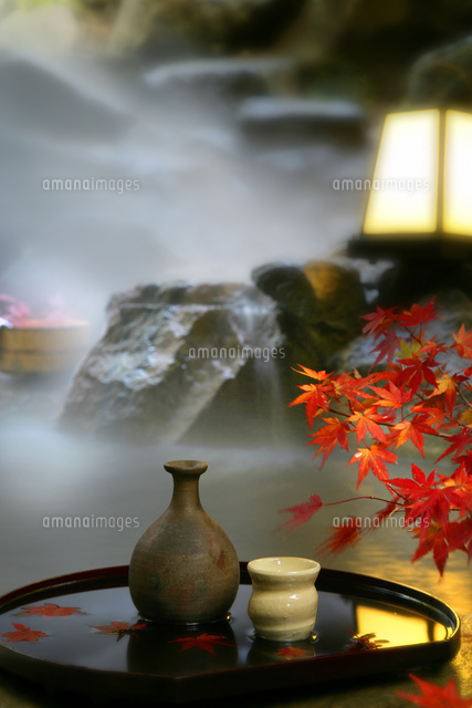 秋の露天風呂
(c)ORANGE/a.collectionRF