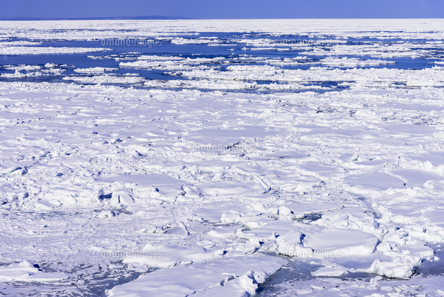 オホーツク海の流氷 の写真素材 イラスト素材 アマナイメージズ