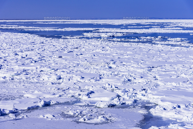 オホーツク海の流氷 の写真素材 イラスト素材 アマナイメージズ