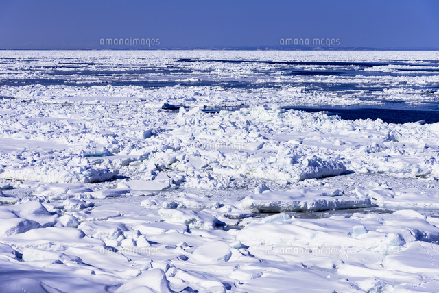 オホーツク海の流氷 の写真素材 イラスト素材 アマナイメージズ
