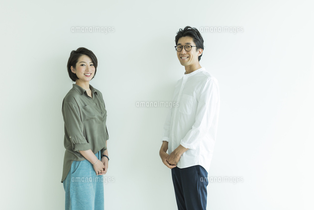 笑顔の男女ポートレート
(c)RYO