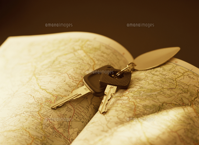 車のキーと地図
(c)KATSUHIKO YAMAGISHI/a.collectionRF