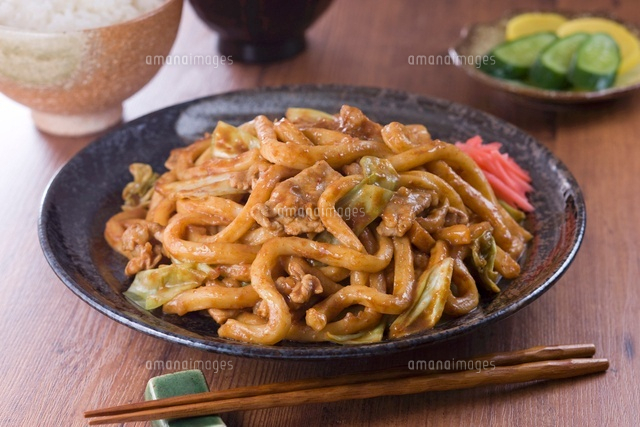 亀山みそ焼きうどん の写真素材 イラスト素材 アマナイメージズ