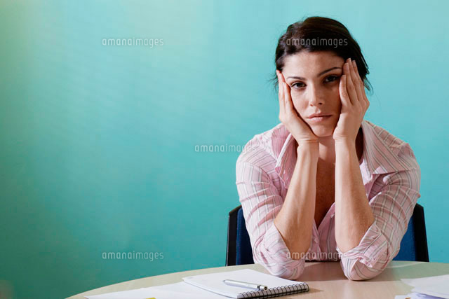 Businesswoman leaning on hands
(c)clover/a.collectionRF