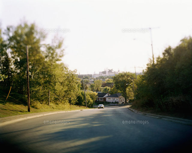 Car on Hill
(c)Radius Images