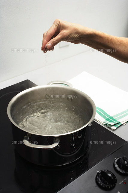 Hand Seasoning Boiling Water
(c)Radius Images