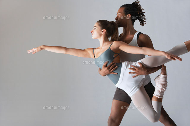Ballet dancer supporting ballerina
(c)moodboard