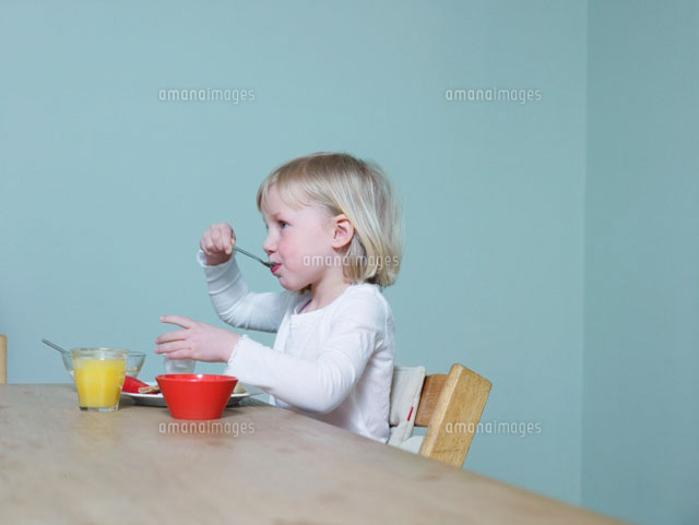 4-5 year old sits eating breakfast
(c)moodboard