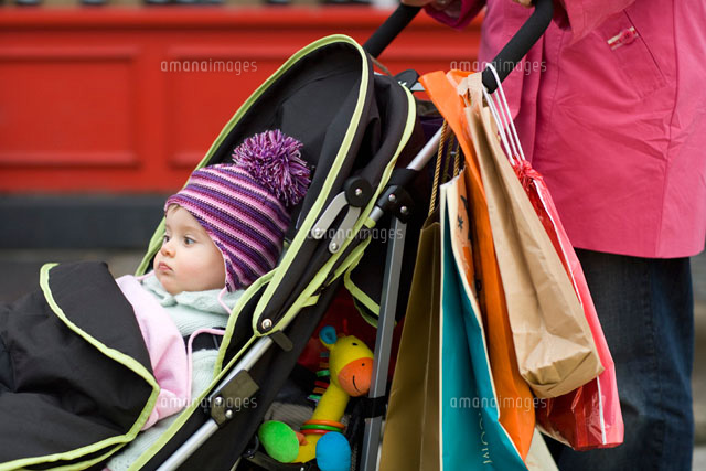 Baby sitting in stroller
(c)moodboard