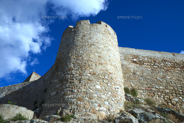 Ancient Castle Defense Walls
(c)moodboard