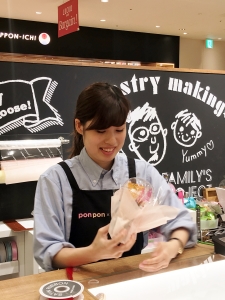 商品のラッピングなど、現場主体で、様々なアイデアが活かされています!