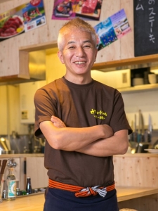 グループ飲食店対抗のキッチングランプリ、第一回優勝者の料理長まっさん!まだまだ若い人には負けない☆