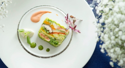 高級食材の扱い方や、洗練された盛り付けのワザも学べます