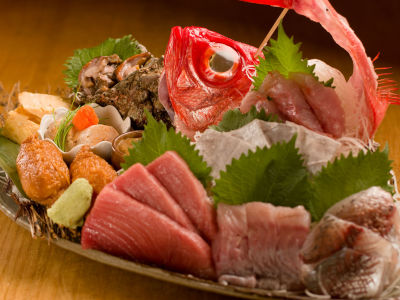 漁港で買い付けて直接店舗へ届けるから、他にはない圧倒的な鮮度を誇る魚料理。