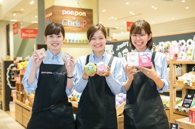 多くの女性スタッフが活躍中。ぜひそのアイデアを当店で活かしてください!
