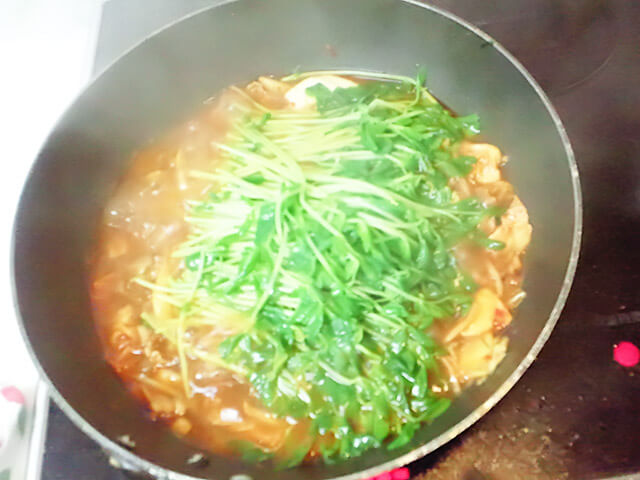 簡単ダイエットレシピ「豆苗のシャキシャキHOTスープ」-10