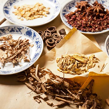 冷えやのぼせがあり便秘気味の人におすすめの漢方「桃核承気湯」
