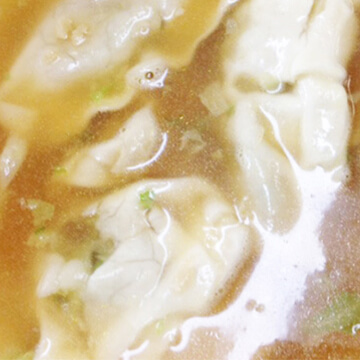 野菜だけどお腹いっぱいになる「グルテンミート餃子スープ」