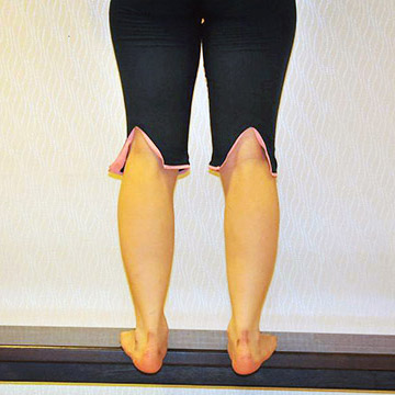 段差があればどこでもできる！ふくらはぎを細くするエクササイズ！