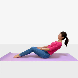 おうちでも手軽にできる♪体幹に効かせられる「エアチェアエクササイズ」