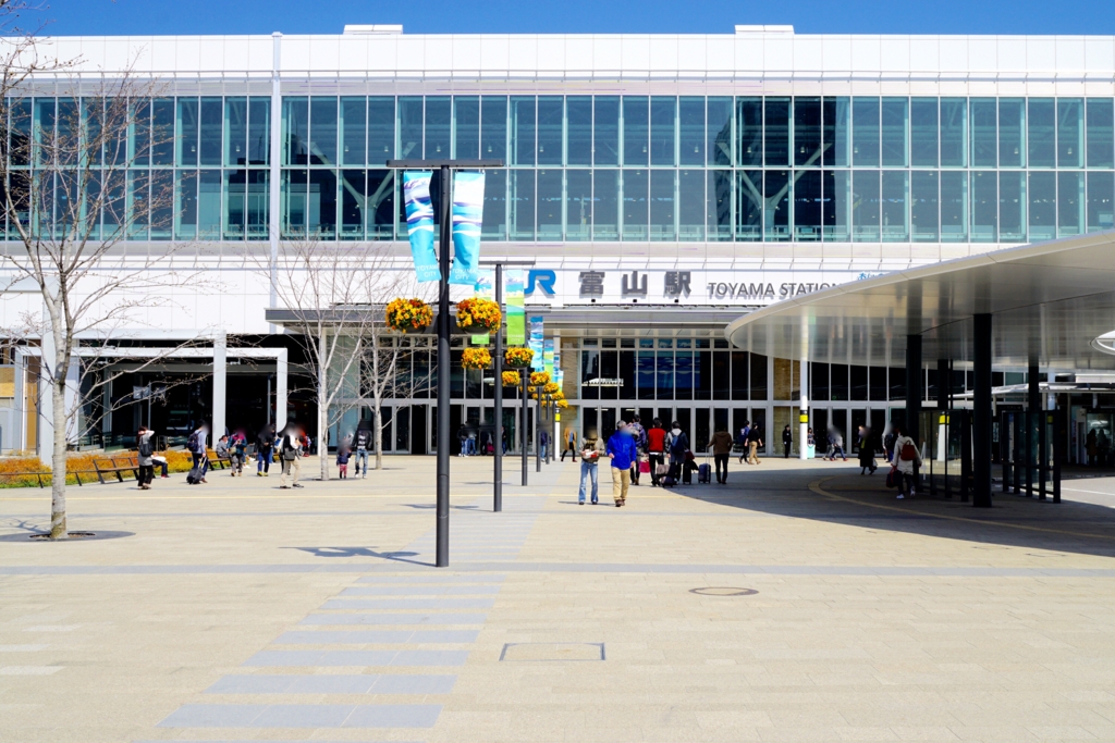 1泊2日、予算10,000円で美味しいものとお酒を楽しむ旅「富山県・富山駅周辺」
