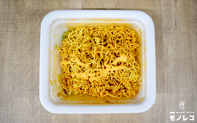 明星食品 / 一平ちゃん夜店の焼そば 大盛 辛辛辛カラムーチョ味の画像2