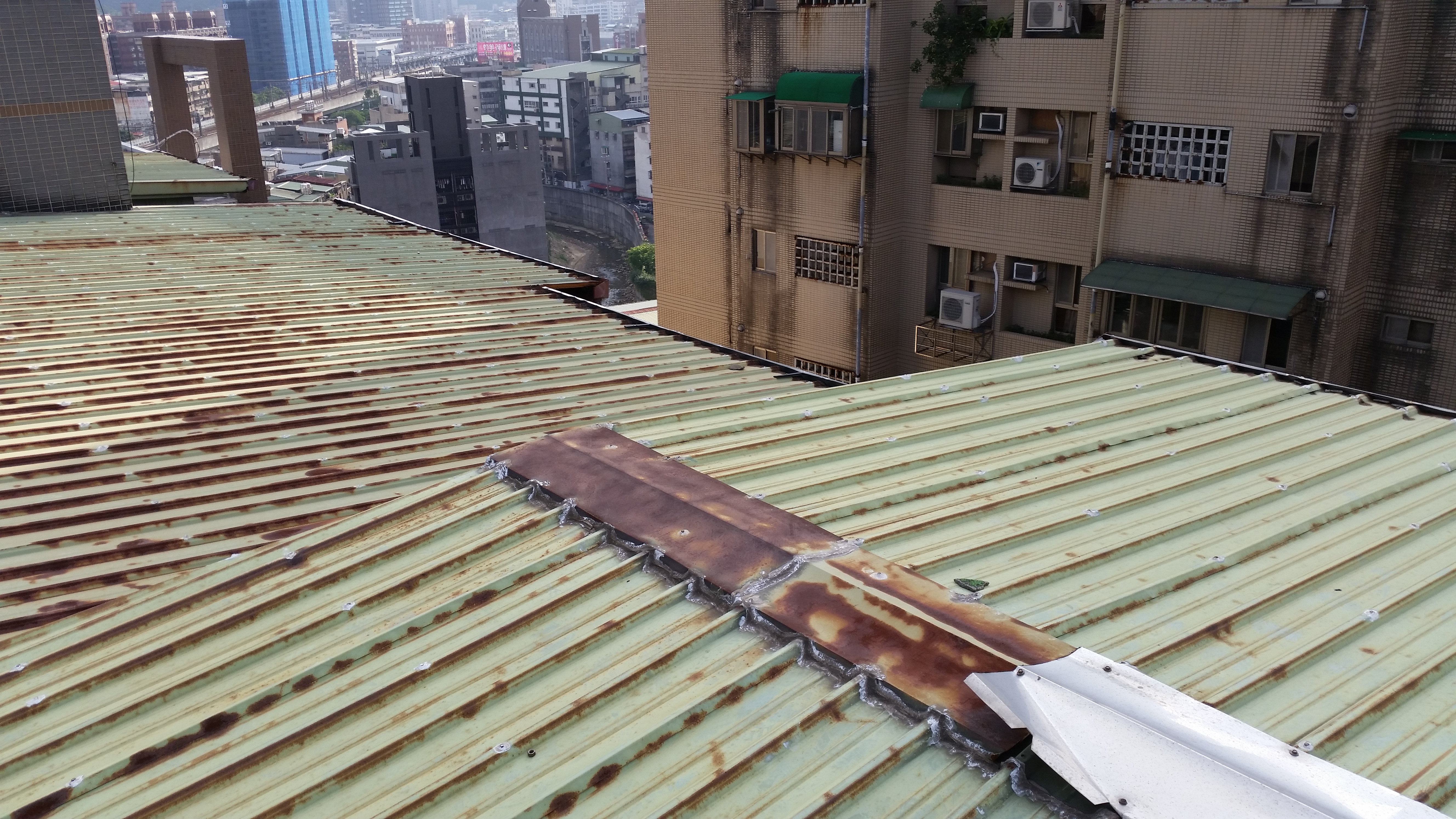 新北市汐止老舊鐵皮屋整修翻新 (6).jpg