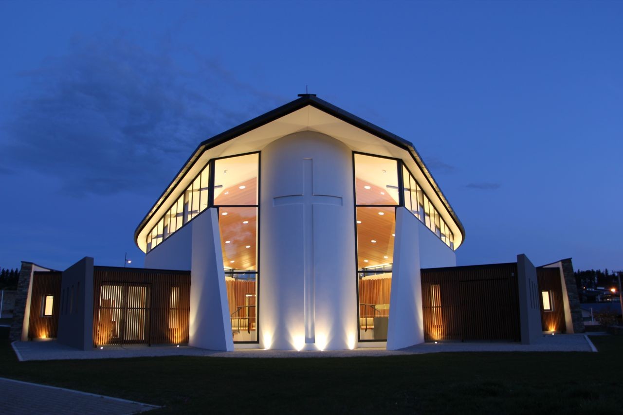 Wanaka Catholic Church (3).jpg