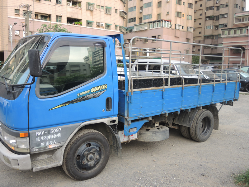 3.5噸四期三菱堅達貨車十一呎半1.JPG