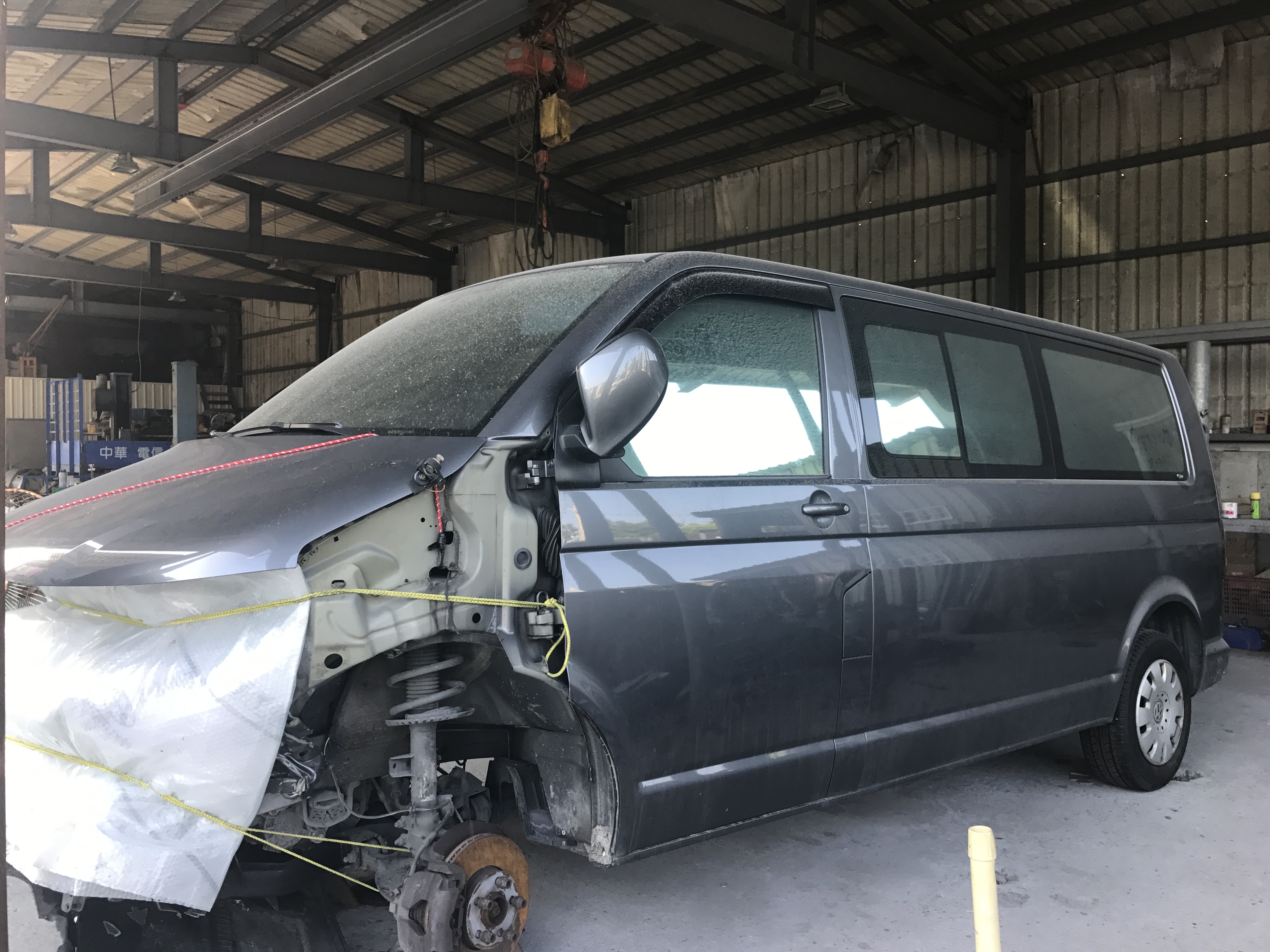 花蓮板金噴漆 事故車鈑金噴漆 局部板金噴漆 代辦板金噴漆保險業務 泰安汽車