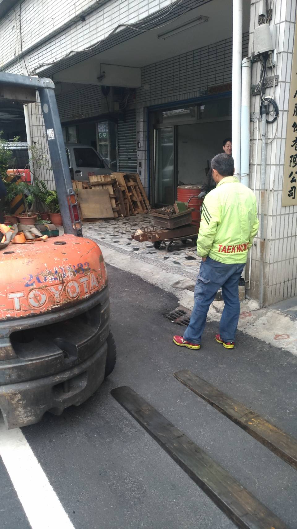 台南工廠報廢機台回收1.jpg