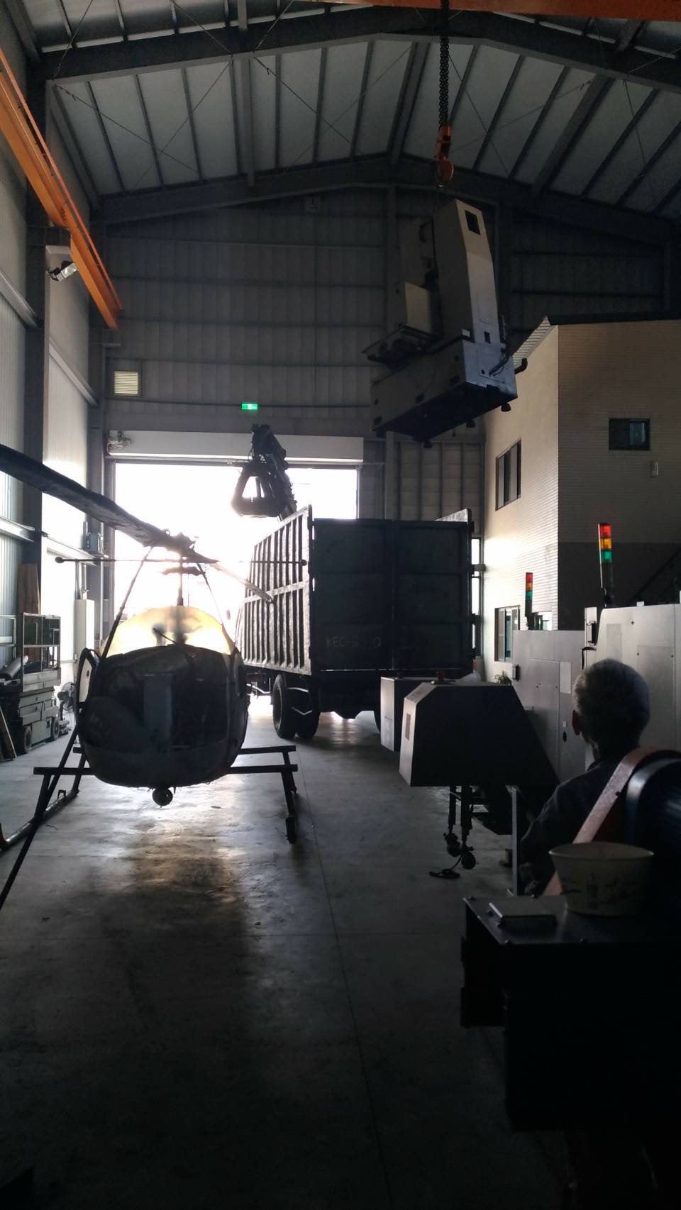 2台南機械公司處理報廢機台3.jpg