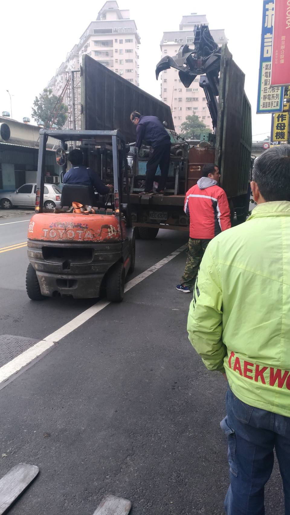 台南工廠報廢機台回收.jpg