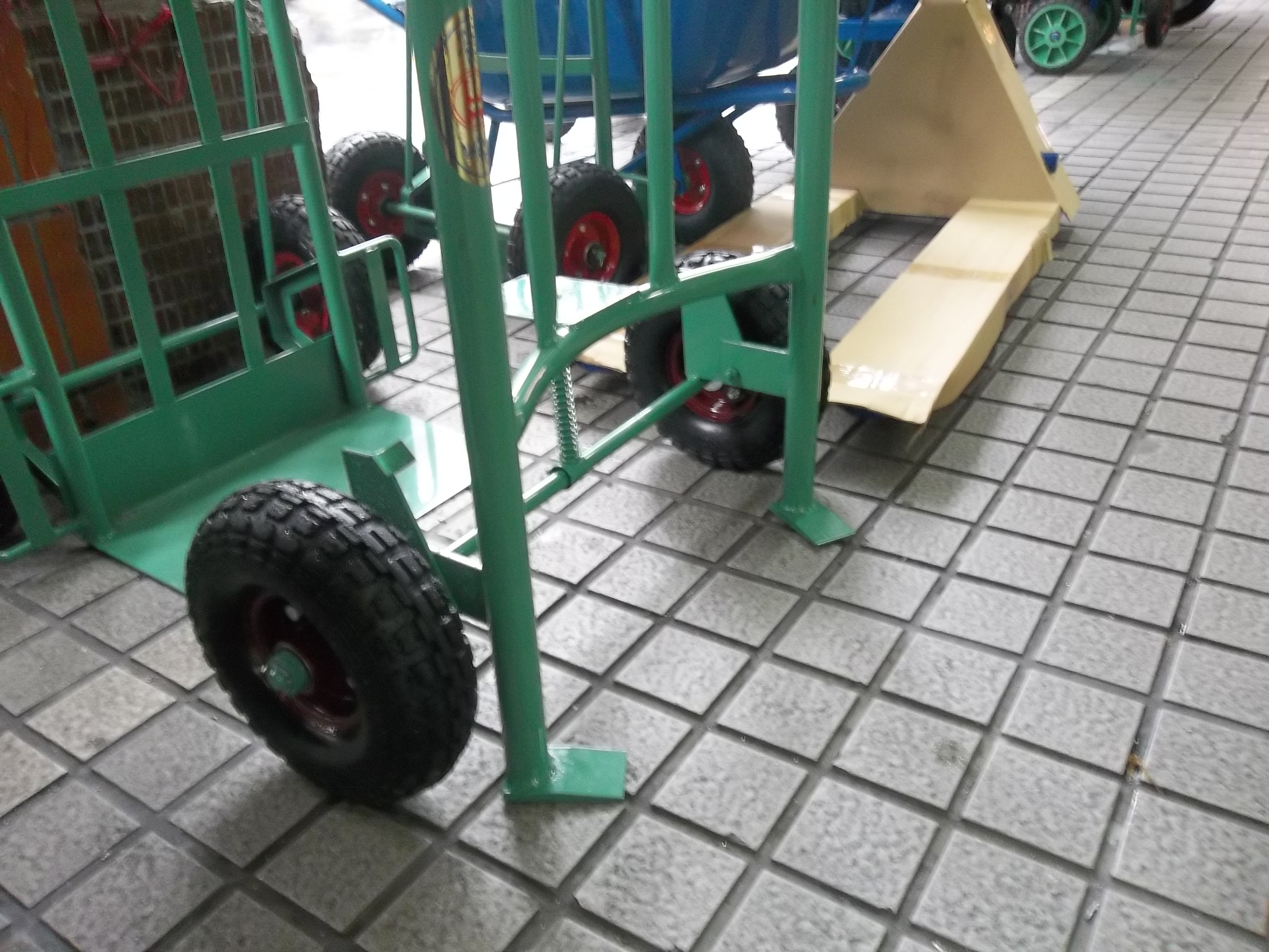 12-油桶車-附10硬輪 (綠)-3.jpg