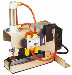 23.AE-100 氣壓式裝訂機.jpg