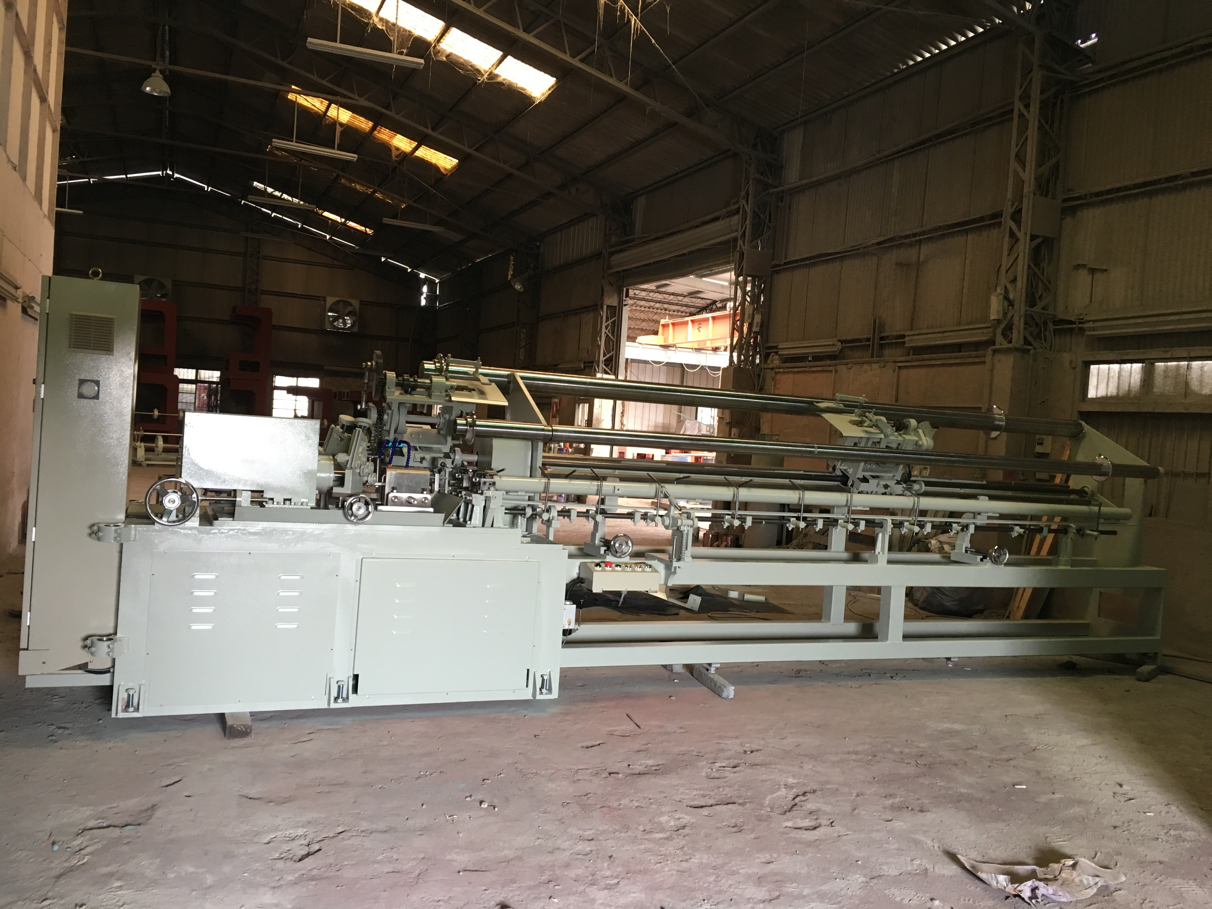 自動菱形網製作機