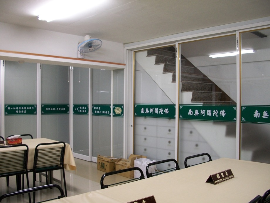 玻璃落地窗