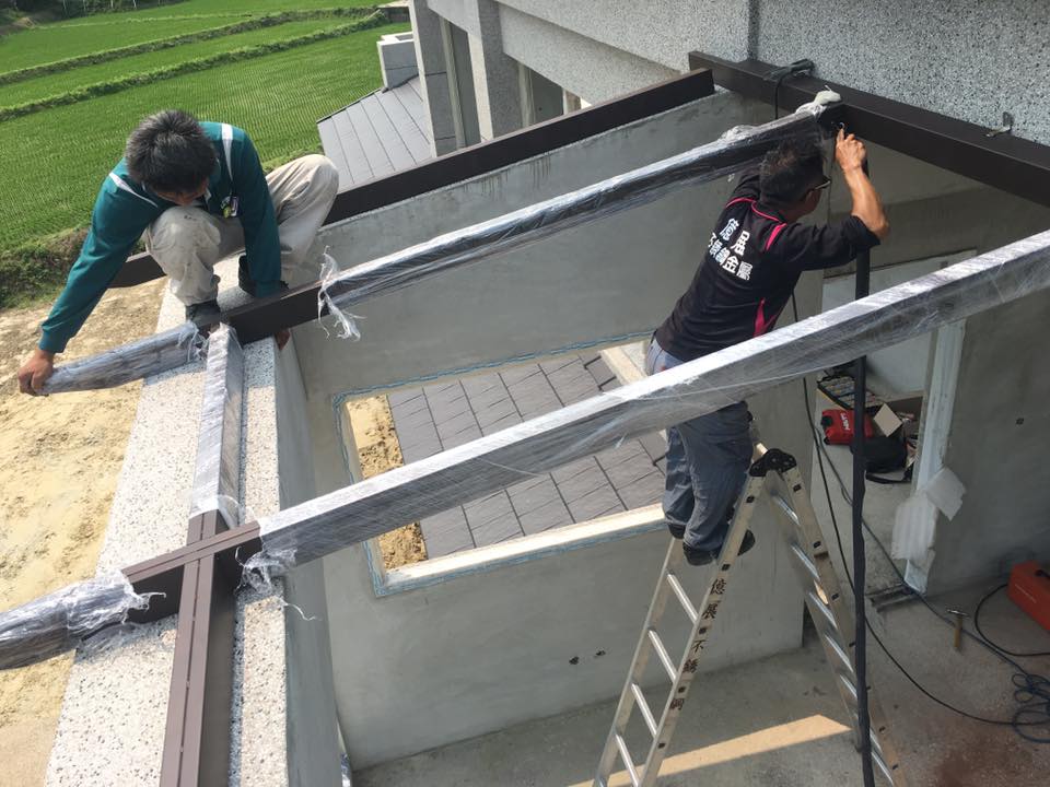建中汽車百貨採光罩工程 (4).jpg