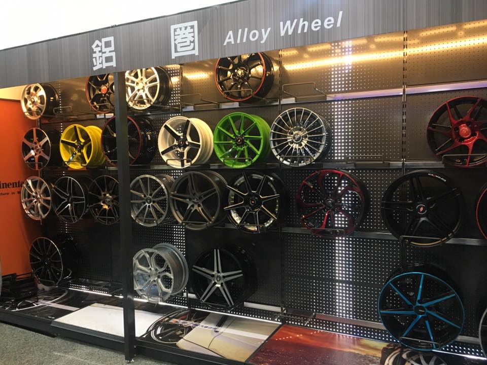 高雄岡山汽車百貨,展示架,陳列架_18.jpg