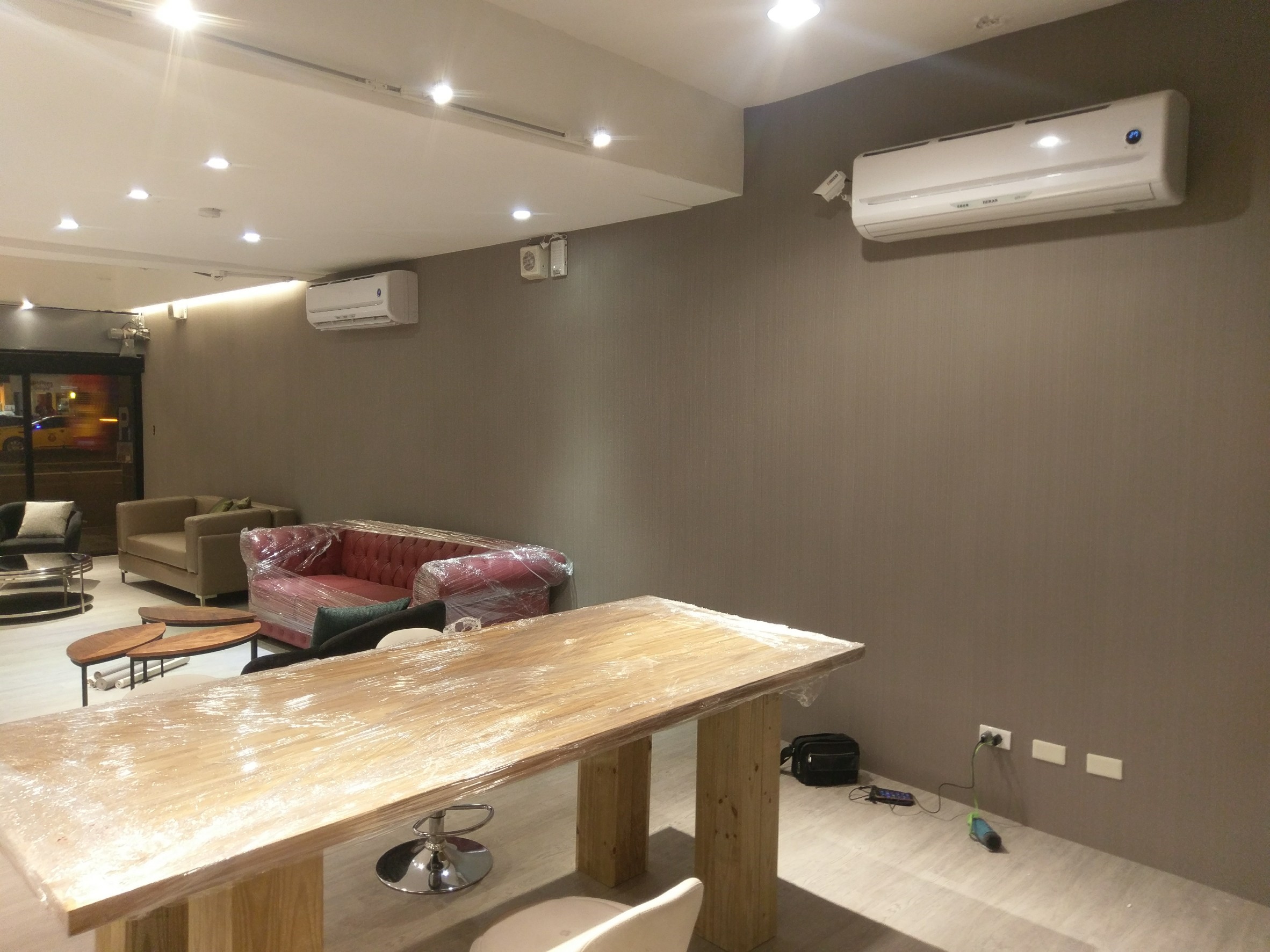 重慶北路店面 壁紙施工_170622_0006.jpg