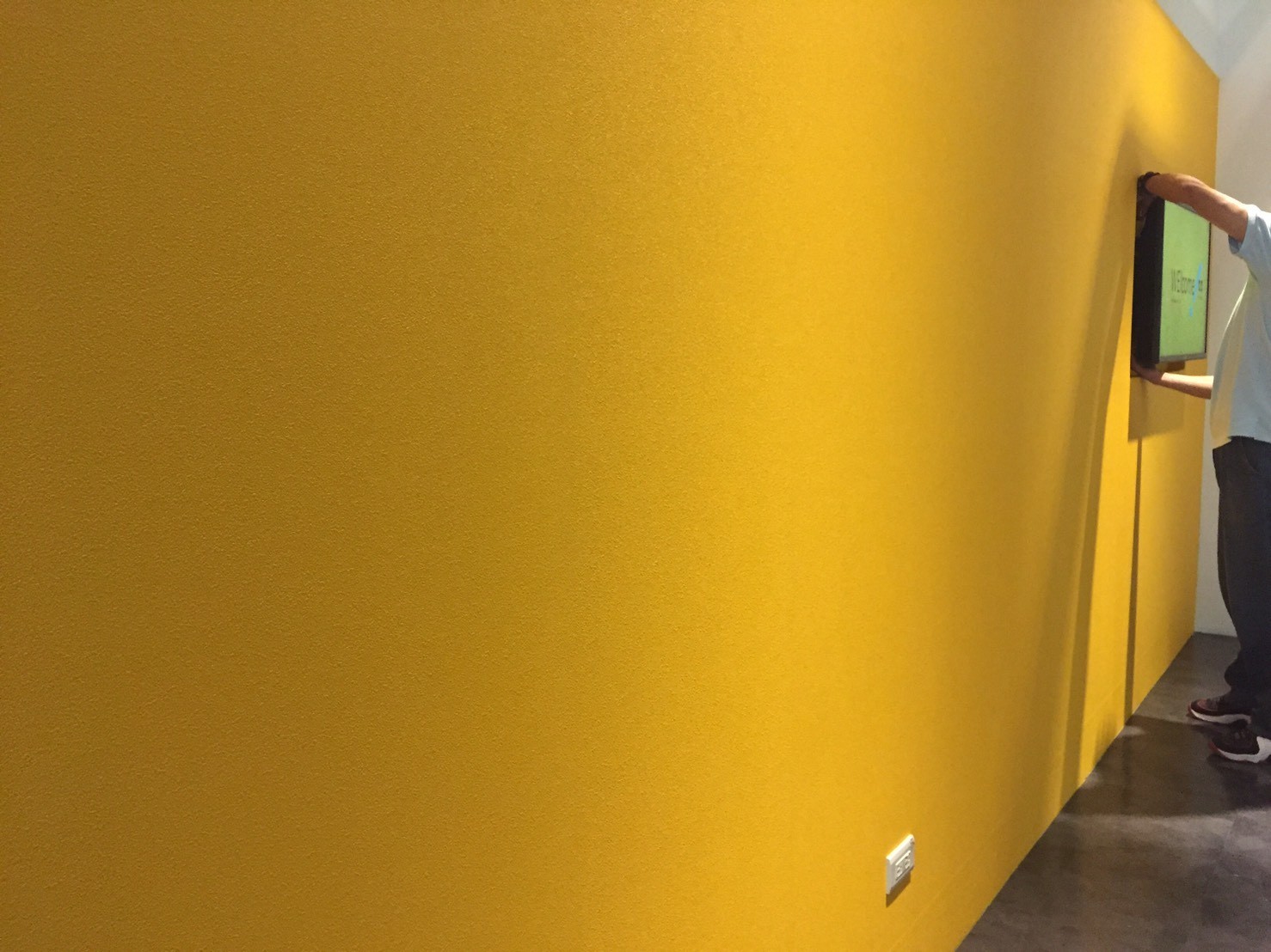 中和辦公大樓 入口造型牆 壁紙施工_180312_0003.jpg