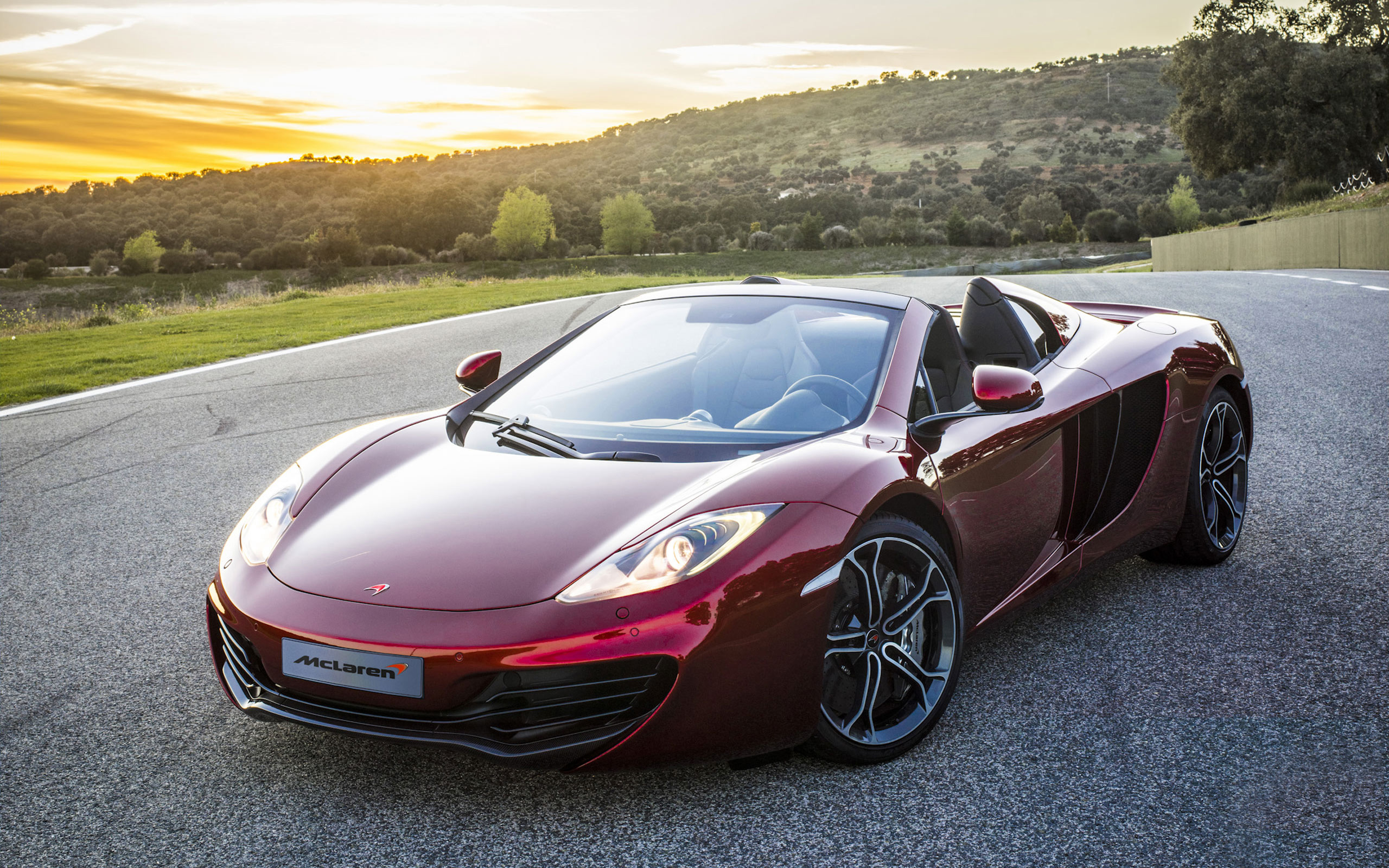 mclaren-mp412c-7.jpg