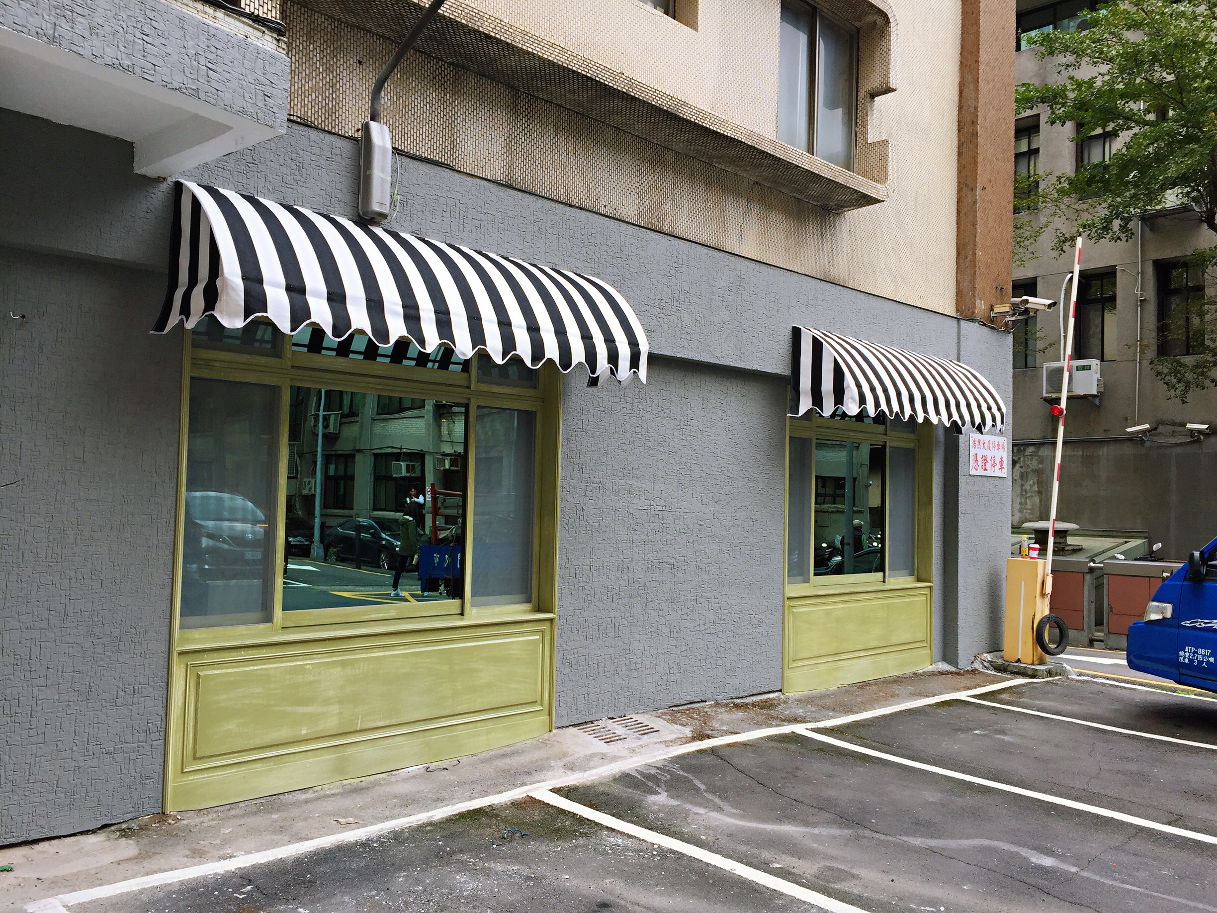 6 龍門帆布有限公司 帆布工程 帆布行 遮陽棚 遮雨棚 鋁架帆布 伸縮帆布 升降帆布 造型鐵架帆布 