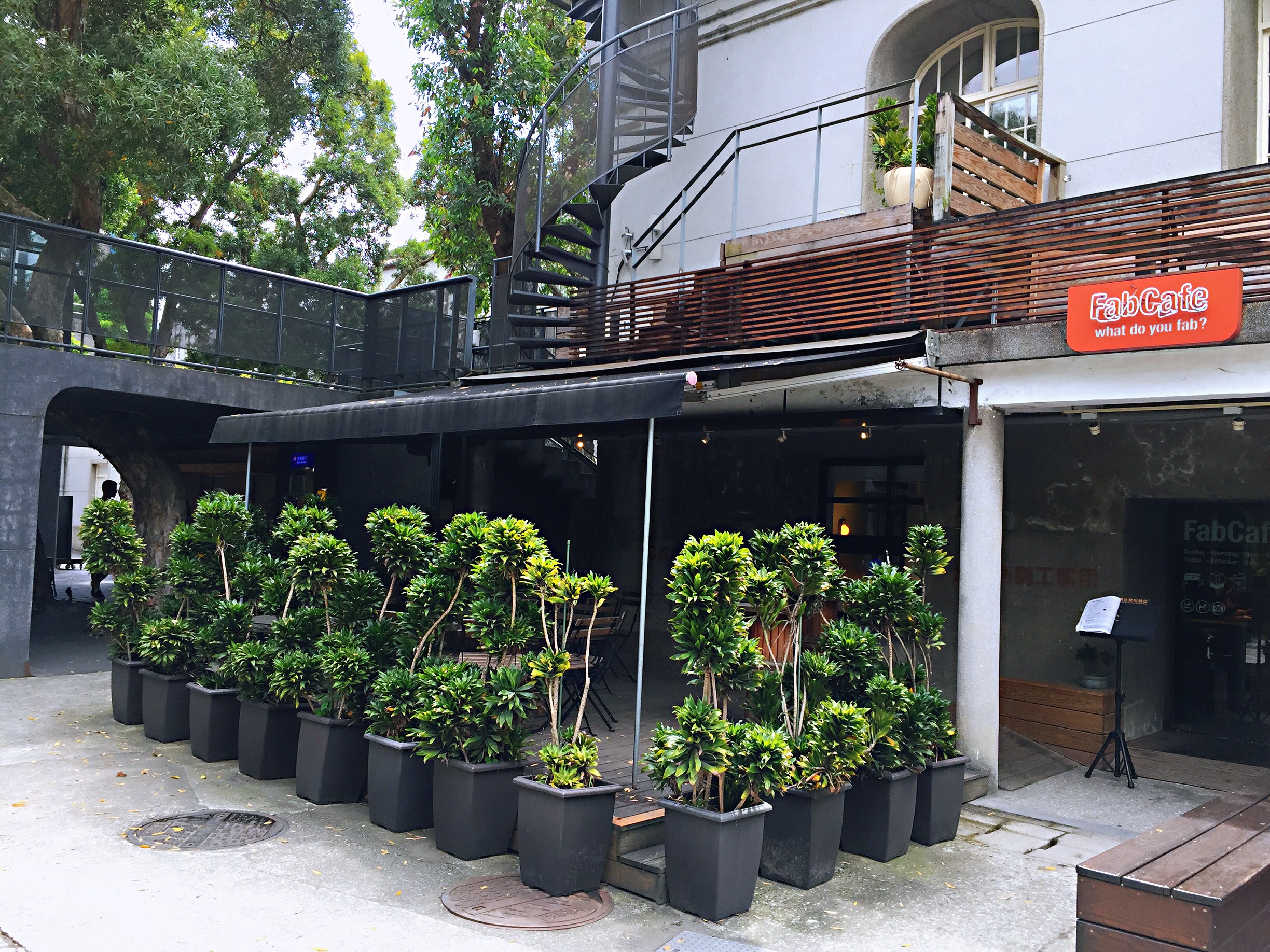 4 龍門帆布有限公司 帆布工程 帆布行 遮陽棚 遮雨棚 鋁架帆布 伸縮帆布 升降帆布 造型鐵架帆布 