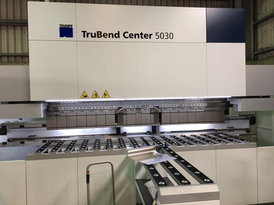 創浦bending center 半自動折床.jpg