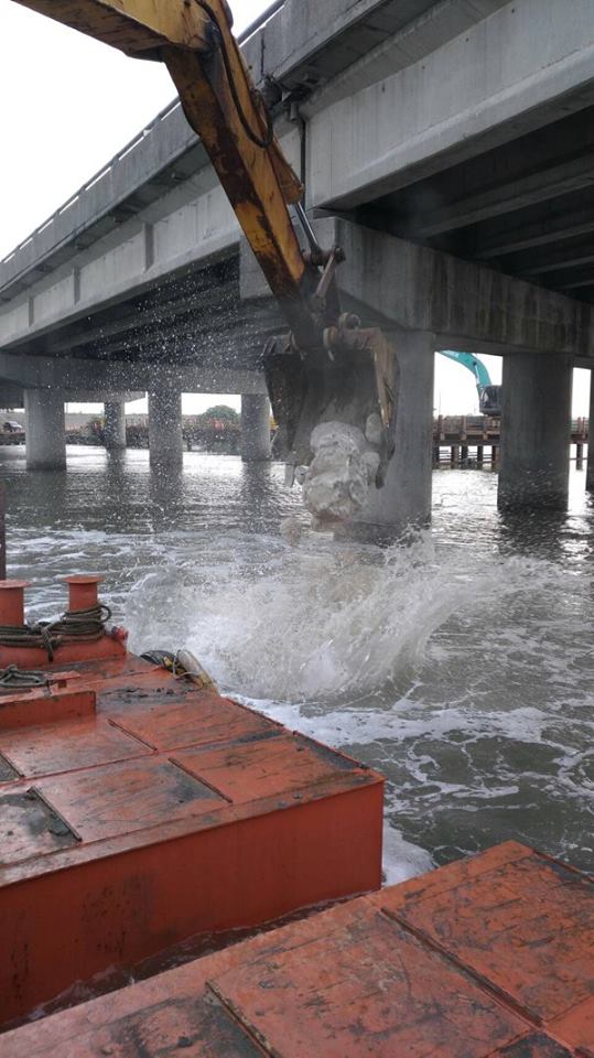 承包台61線王爺港橋橋基保護改善工程-拋石工程5.jpg