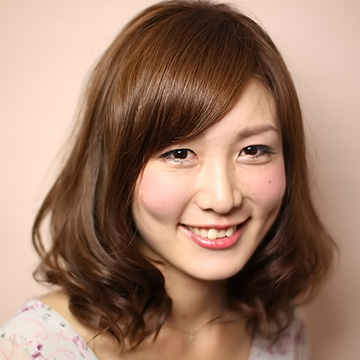 秋冬のヘアスタイル「綺麗なシルエットミディアム」