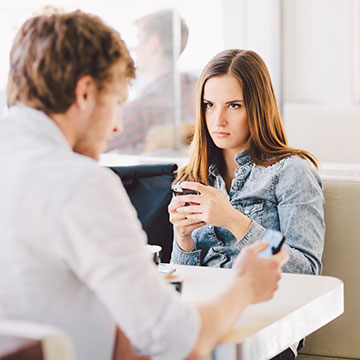 やってる女子は要注意！信頼を失う6つの行動