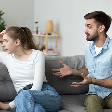 彼氏を苦しめちゃう！独りよがりな恋に陥りがちな女性の特徴とは？